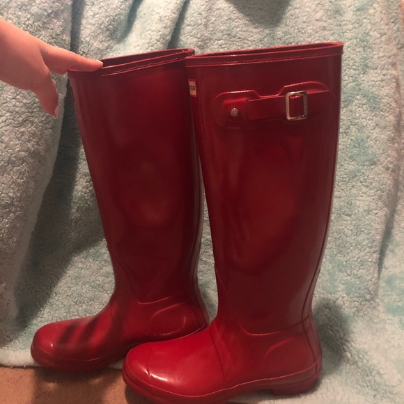 Red Hunters - Picture 2 of 5